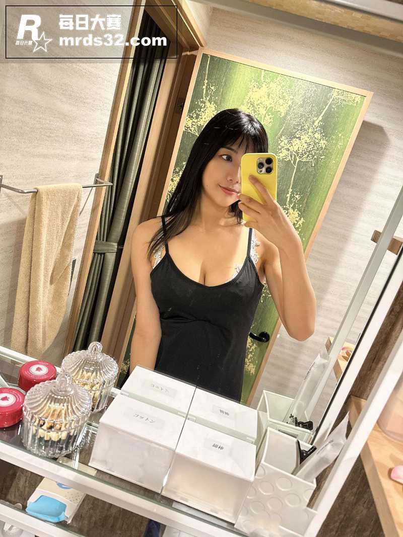 日本的巨乳少妇上演角相关图片3