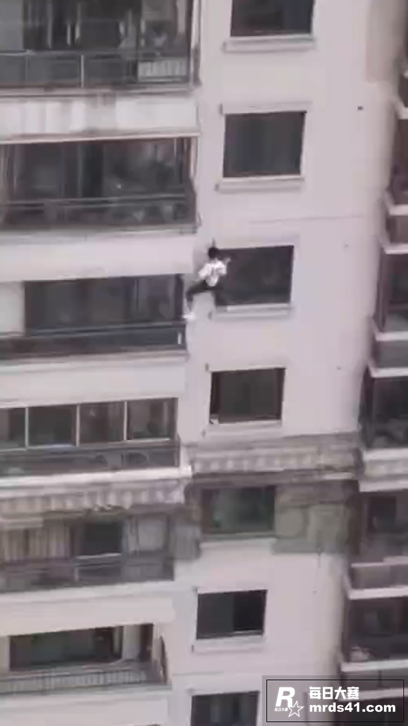 隔壁老王化身蜘蛛侠 相关图片2