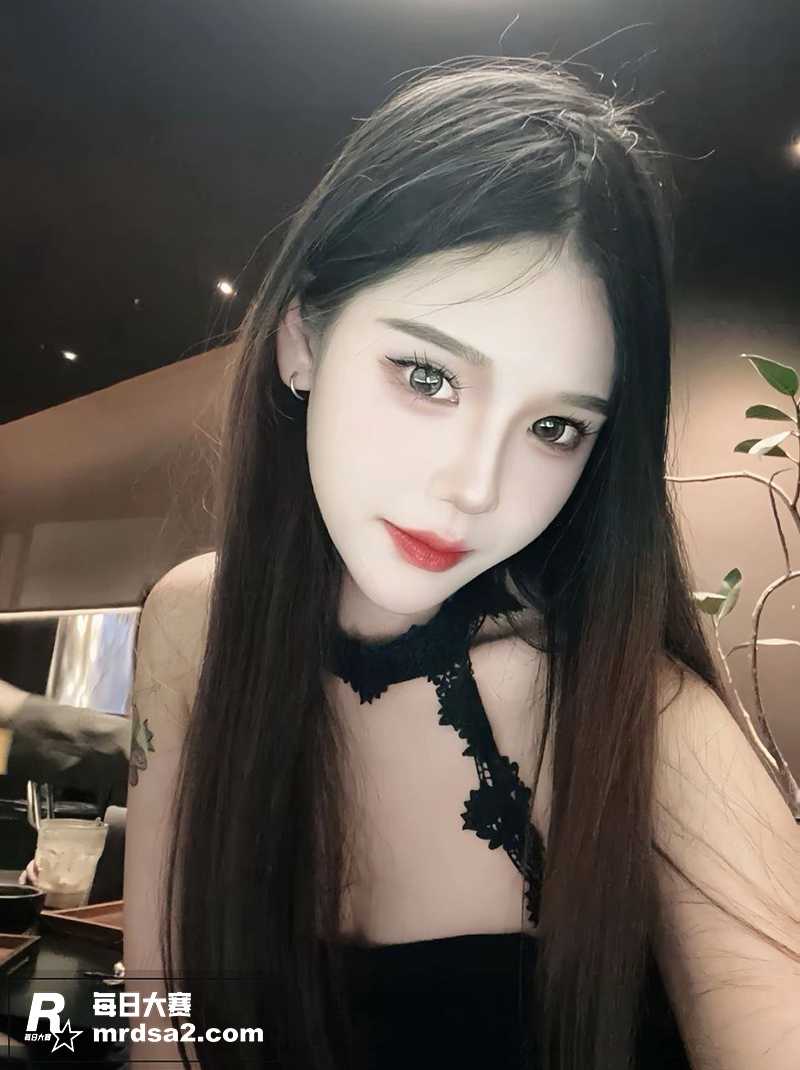 广西桂林00后淫妻 相关图片1