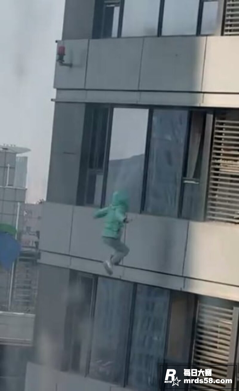 河北石家庄绿衣少女跳相关图片6