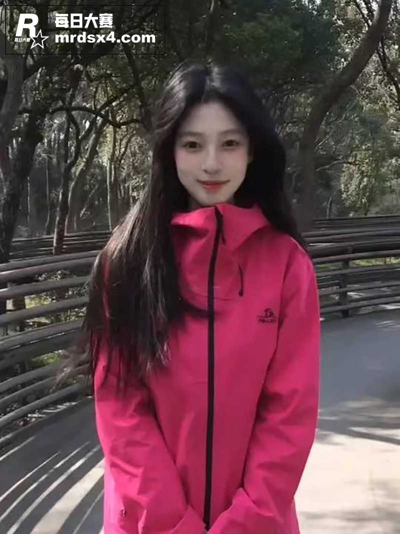 武汉大学反差学生妹 相关图片3