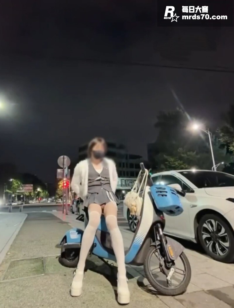 推特美艳伪娘 mik相关图片4