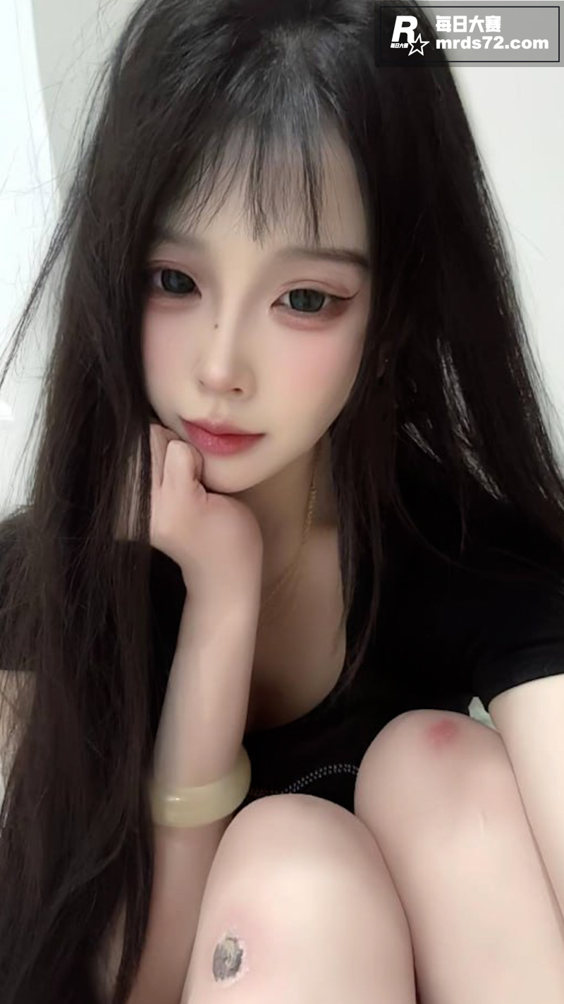 抖音万人求热瓜 em相关图片6