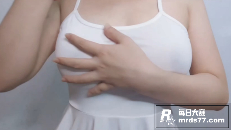 ASMR巨乳女神 菜相关图片2