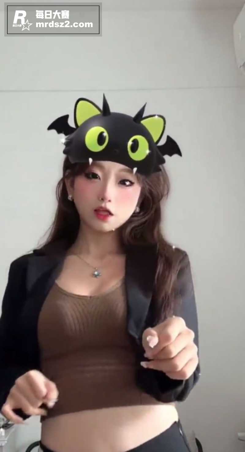 抖音网红嫩妹 妍熙小相关图片2