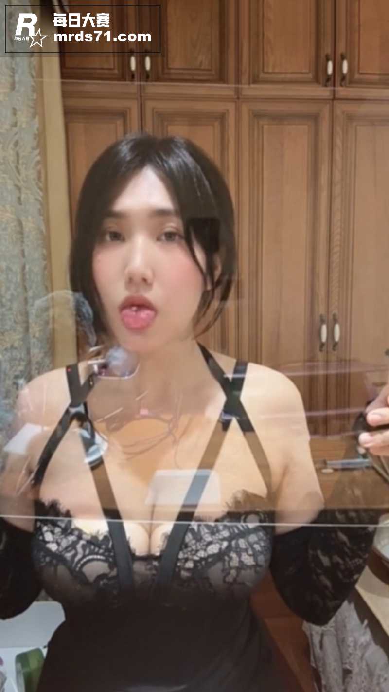 ASMR高颜值声控女相关图片2