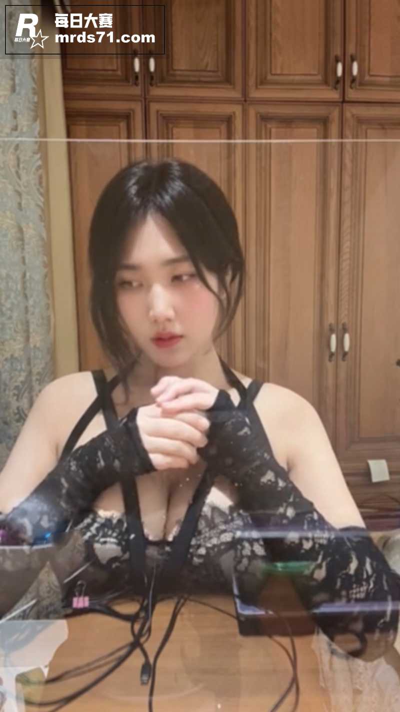 ASMR高颜值声控女相关图片3