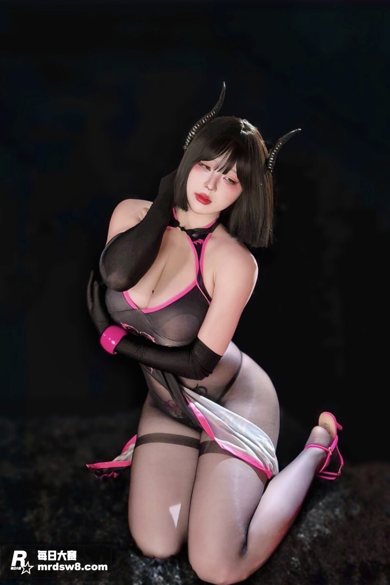 极品巨乳模特 皮皮奶相关图片20