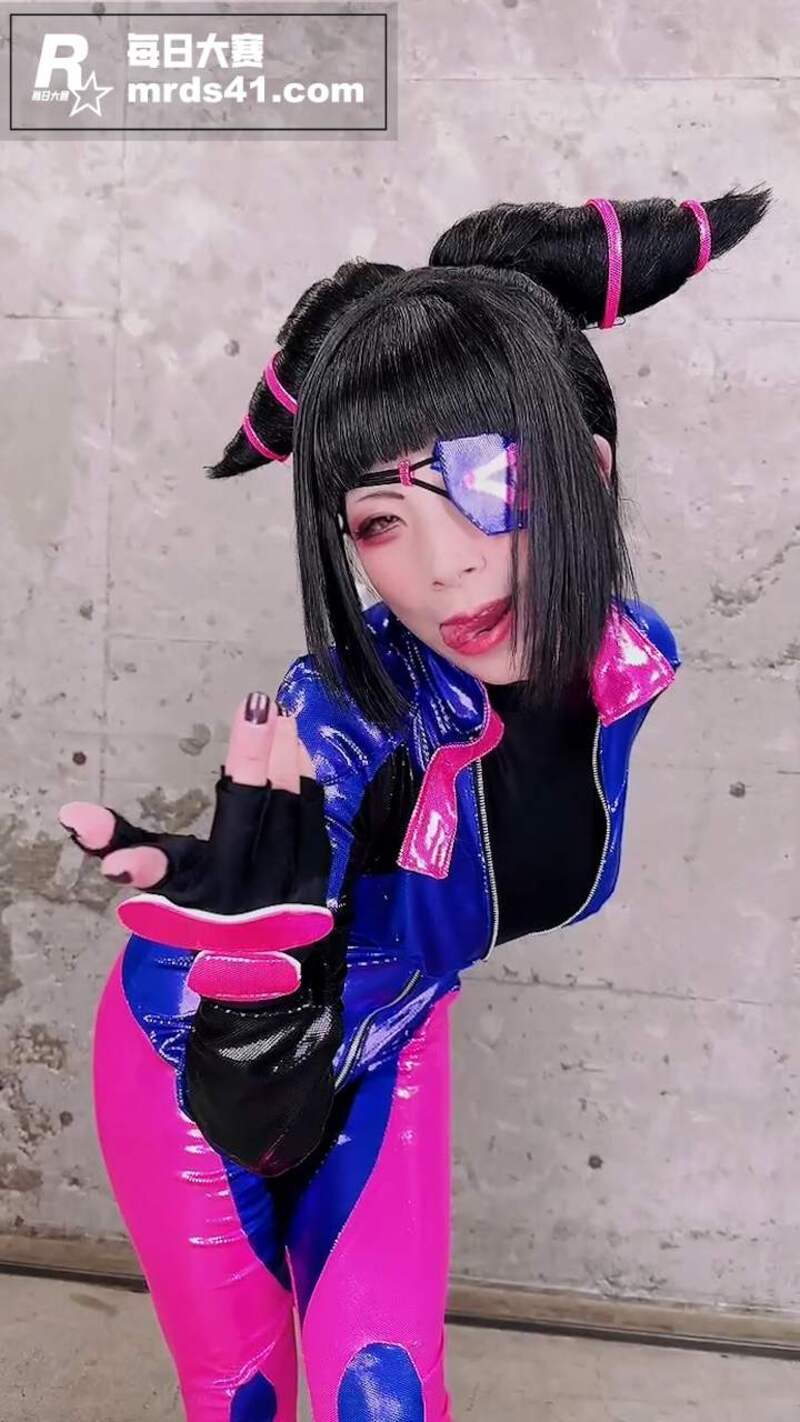 日本阿黑颜福利姬 c相关图片1
