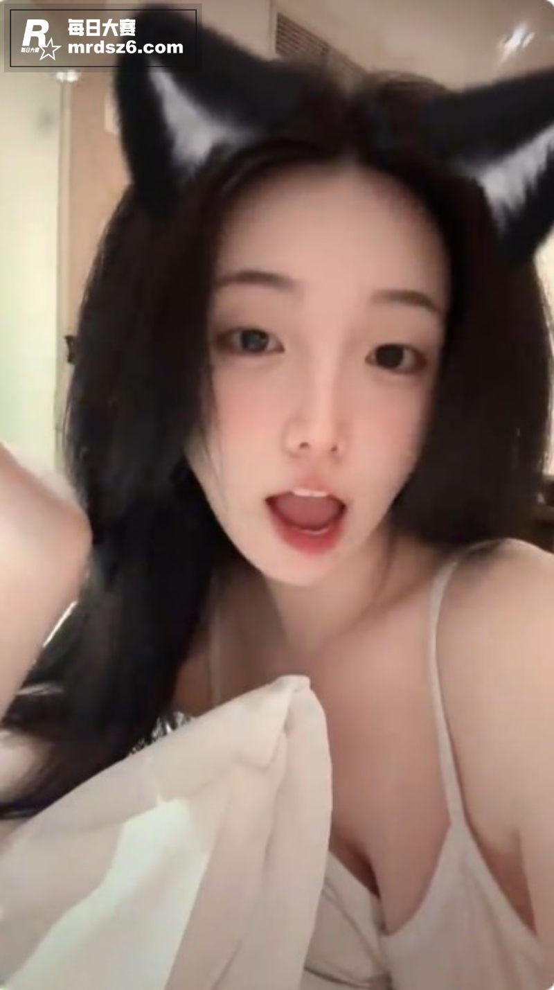 韩国高颜值巨乳模特 相关图片1
