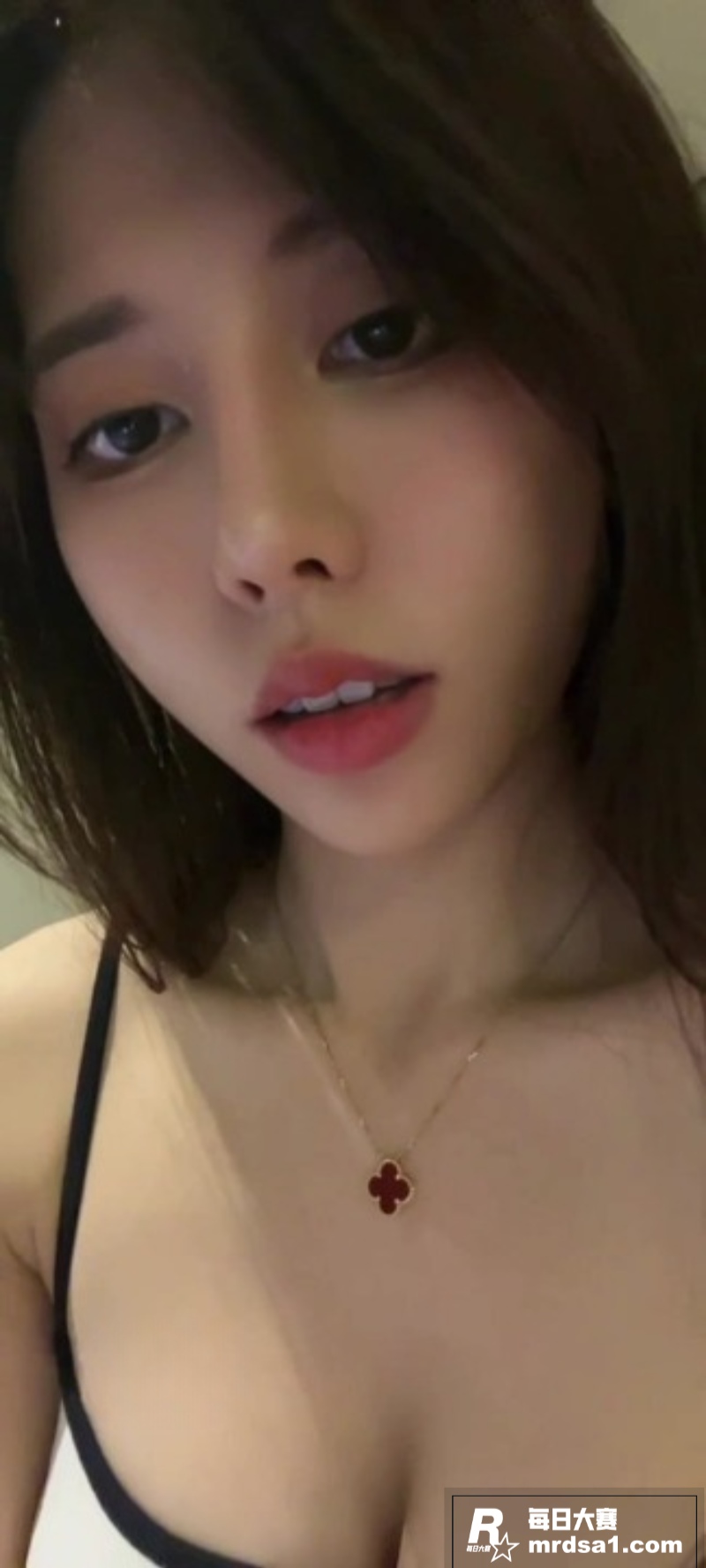 极品反差婊女神 宁宁相关图片1