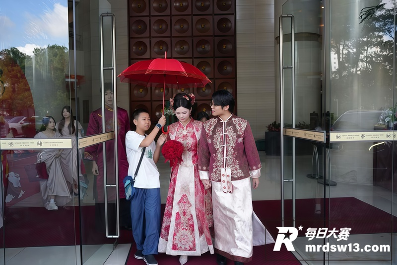 山东极品新婚小人妻 相关图片25