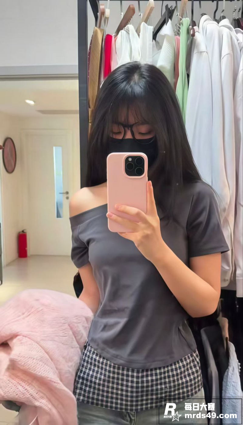 高颜值大一学生妹 趁相关图片3