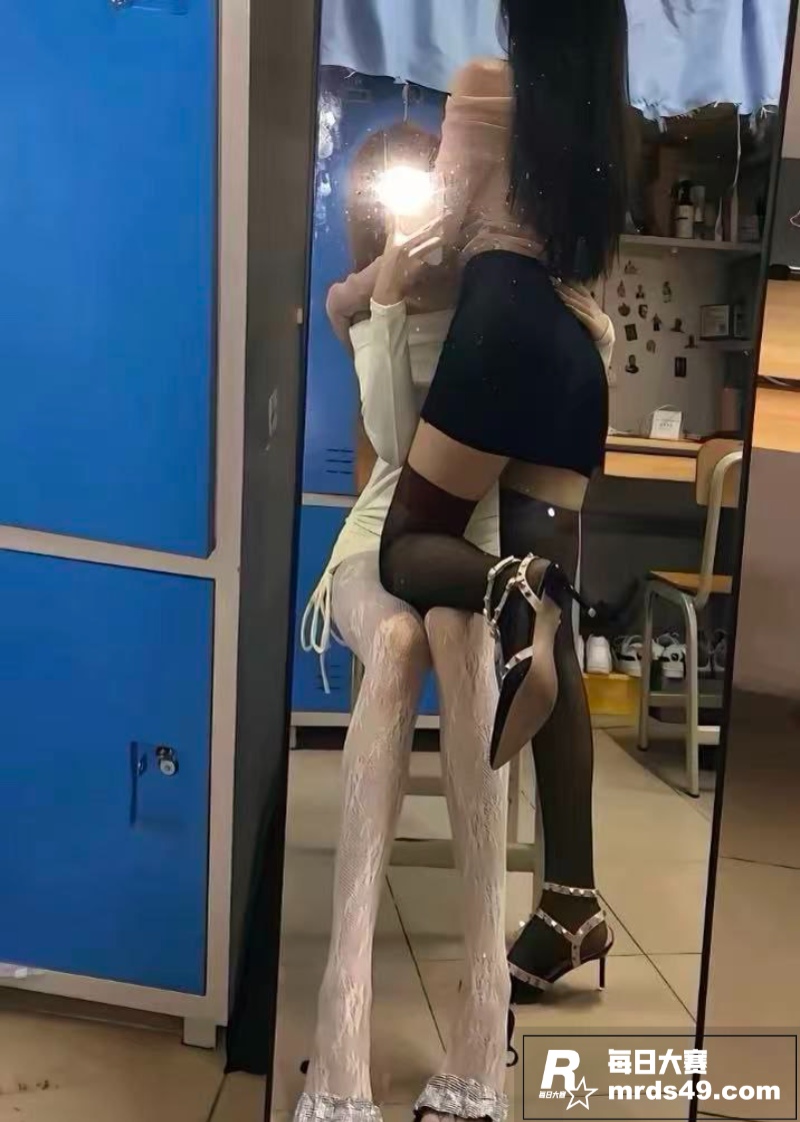高颜值大一学生妹 趁相关图片6