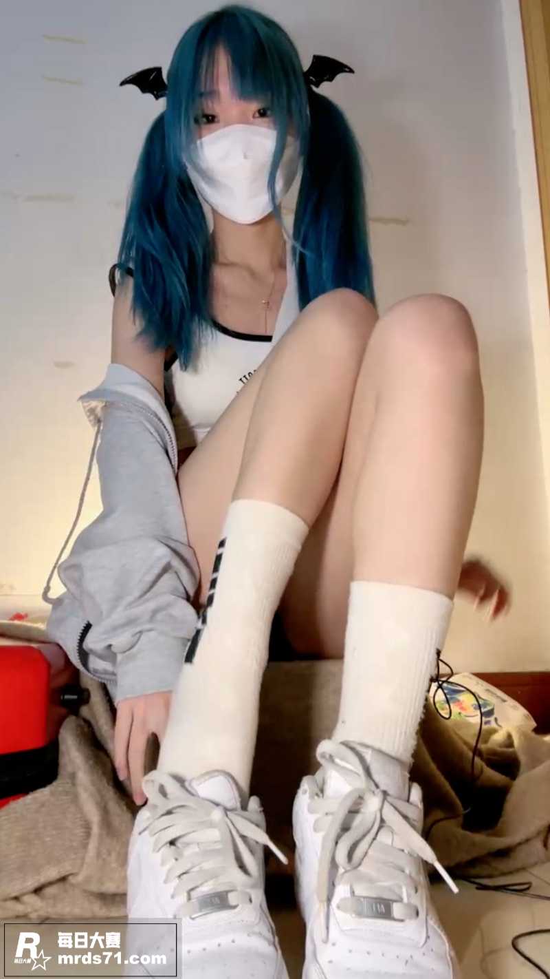 玩物社交直播 芃芃女相关图片1