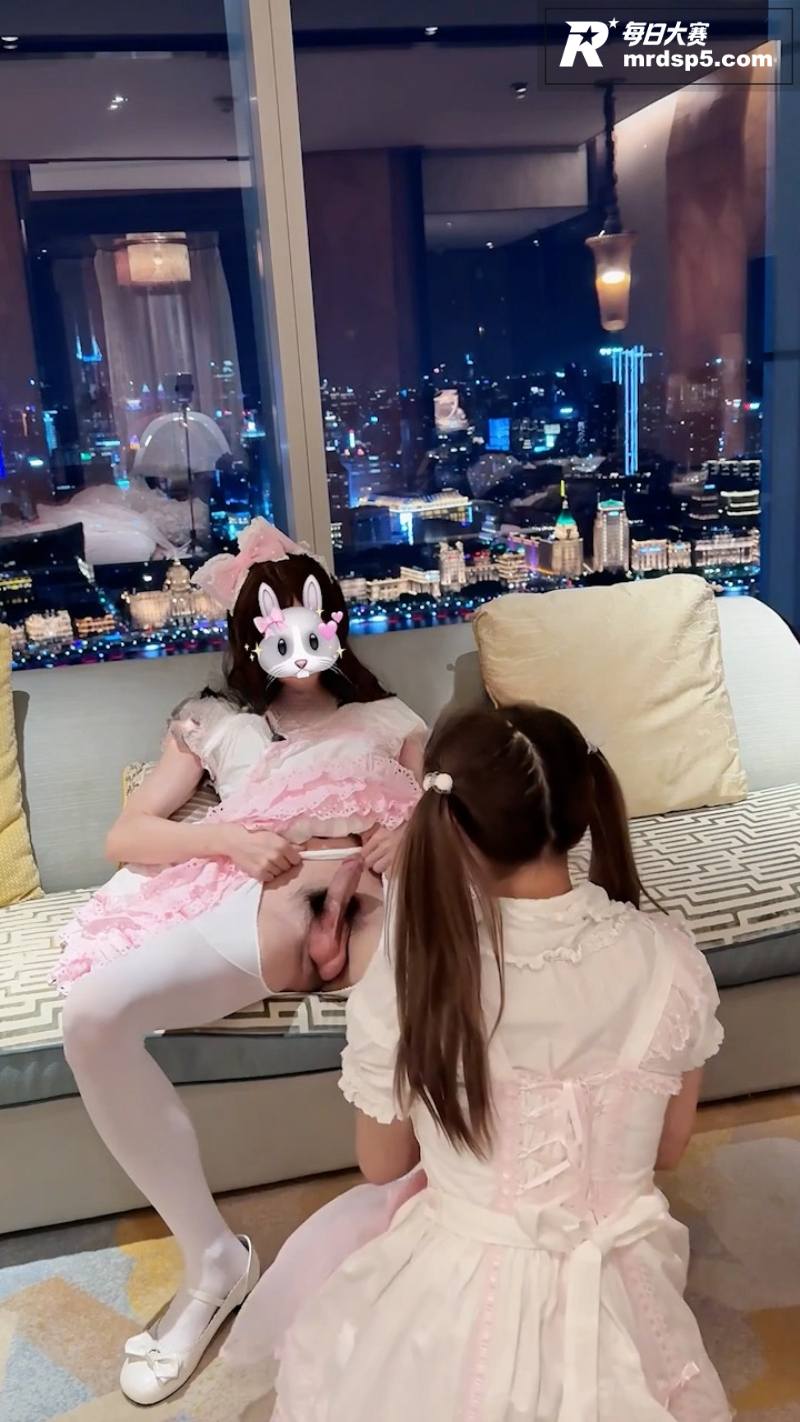 推特极品反差萝莉 三相关图片1