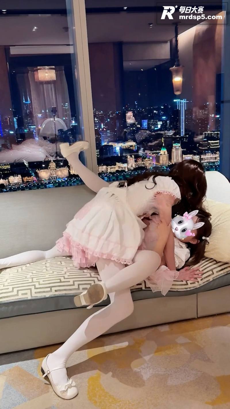 推特极品反差萝莉 三相关图片6
