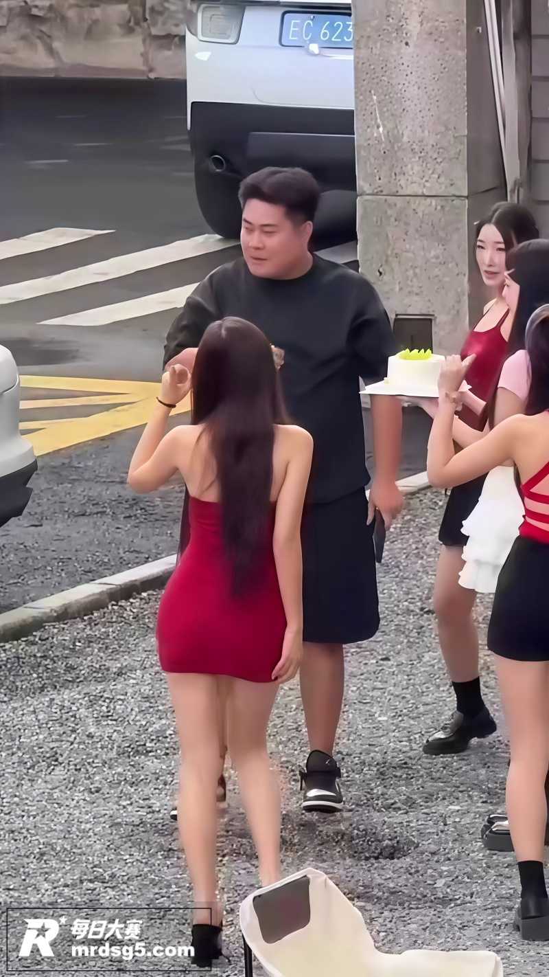 PMV混剪 享受女友相关图片2