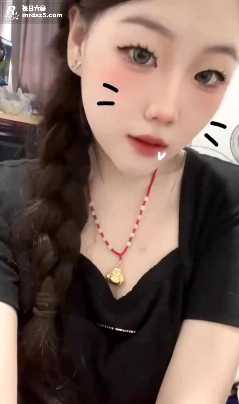 00后极品学生妹私密相关图片1