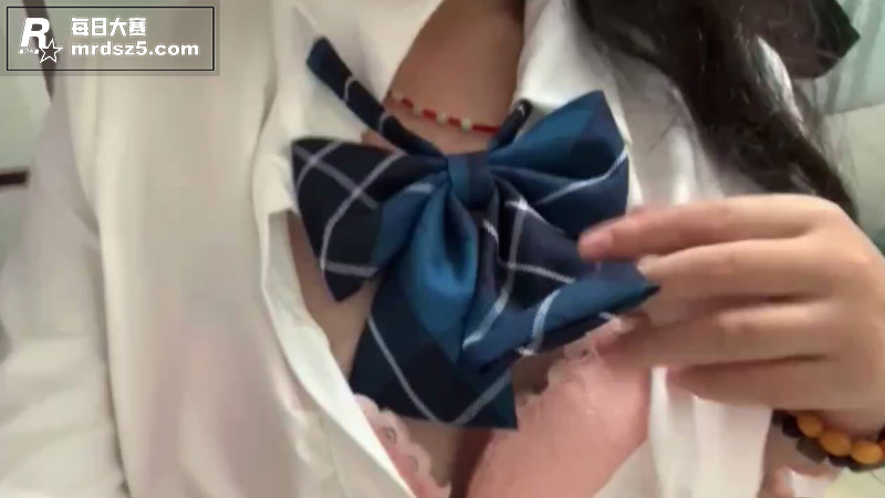 00后极品学生妹私密相关图片12