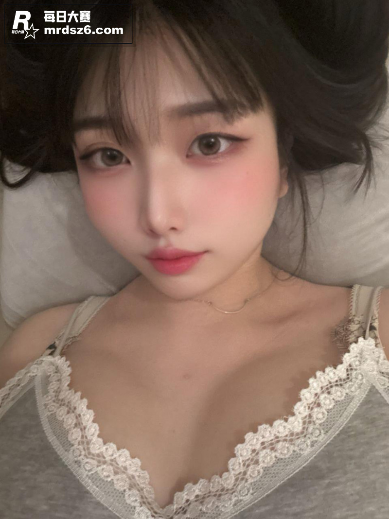 极品巨乳反差高颜值大相关图片4