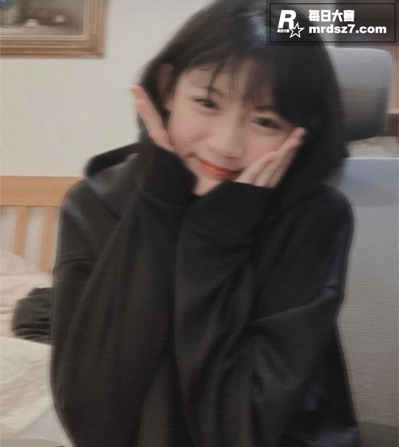 18岁超嫩学生妹 张相关图片2