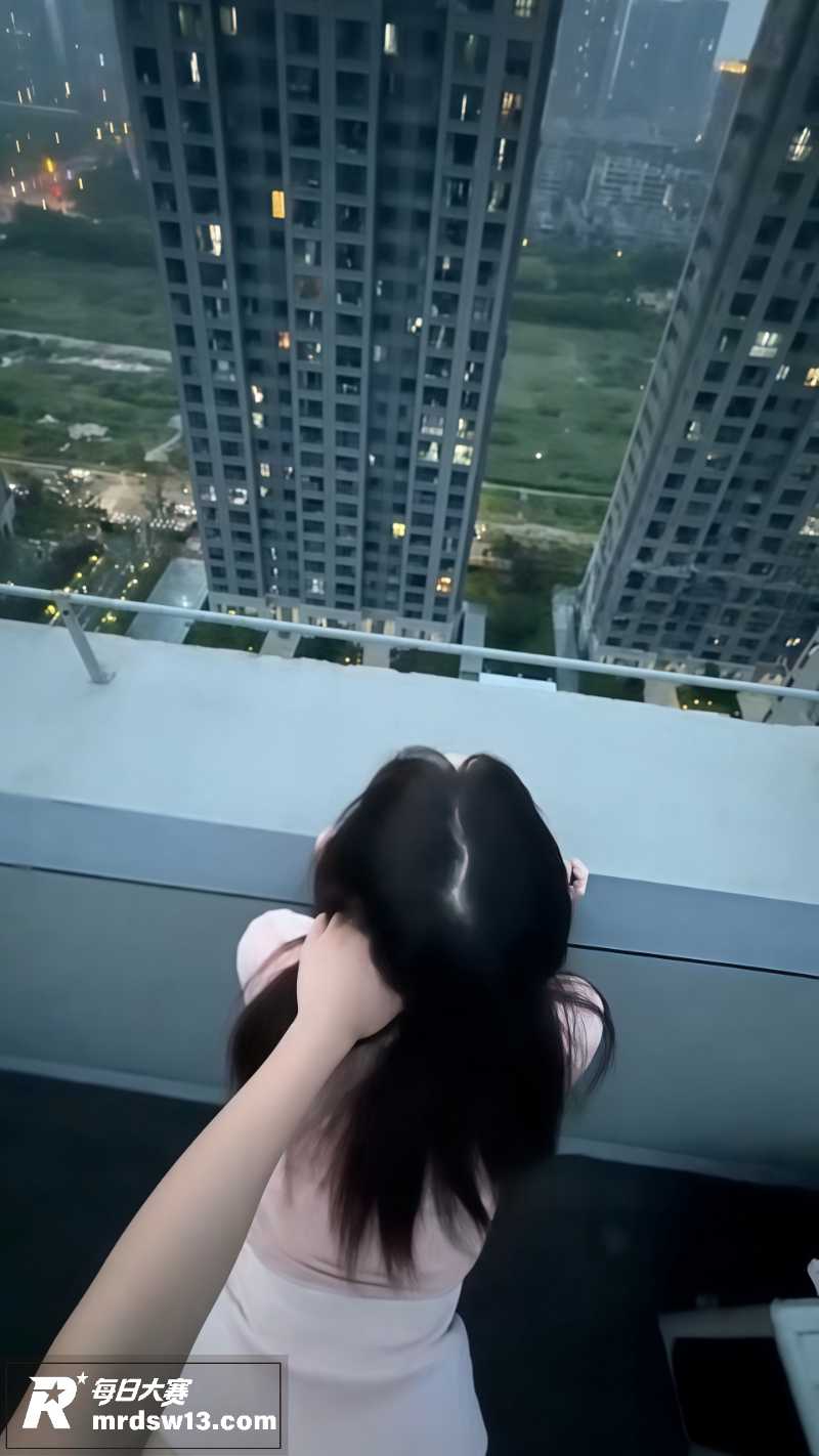杭州反差情侣私拍泄密相关图片6