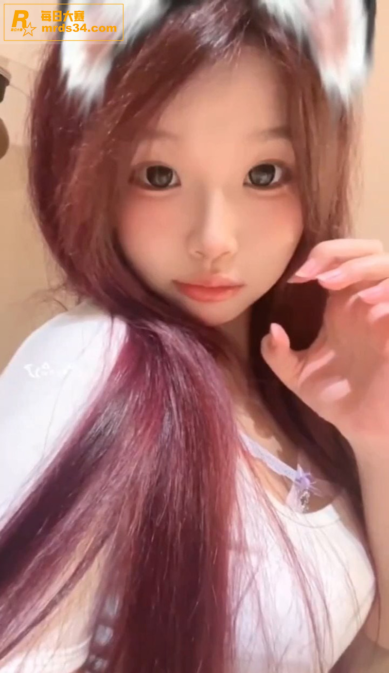 清纯00后精神小妹 相关图片1