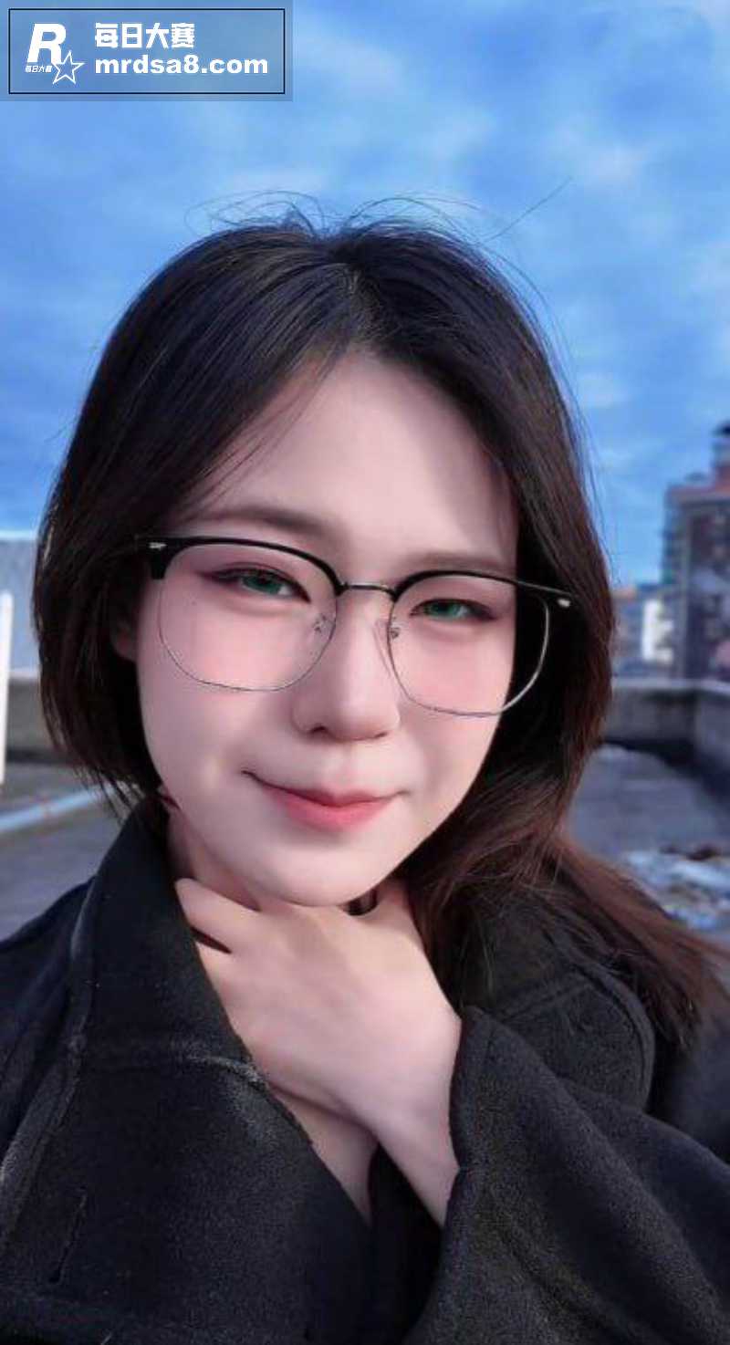 万人求！抖音极品眼镜相关图片2