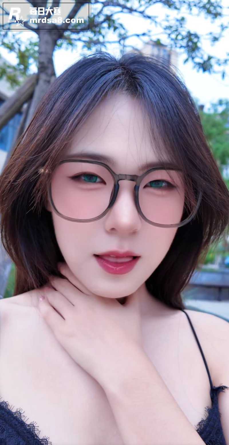 万人求！抖音极品眼镜相关图片4