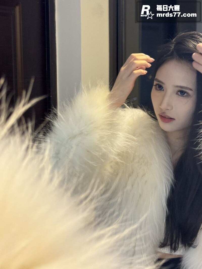 抖音高颜值女神 李思相关图片4