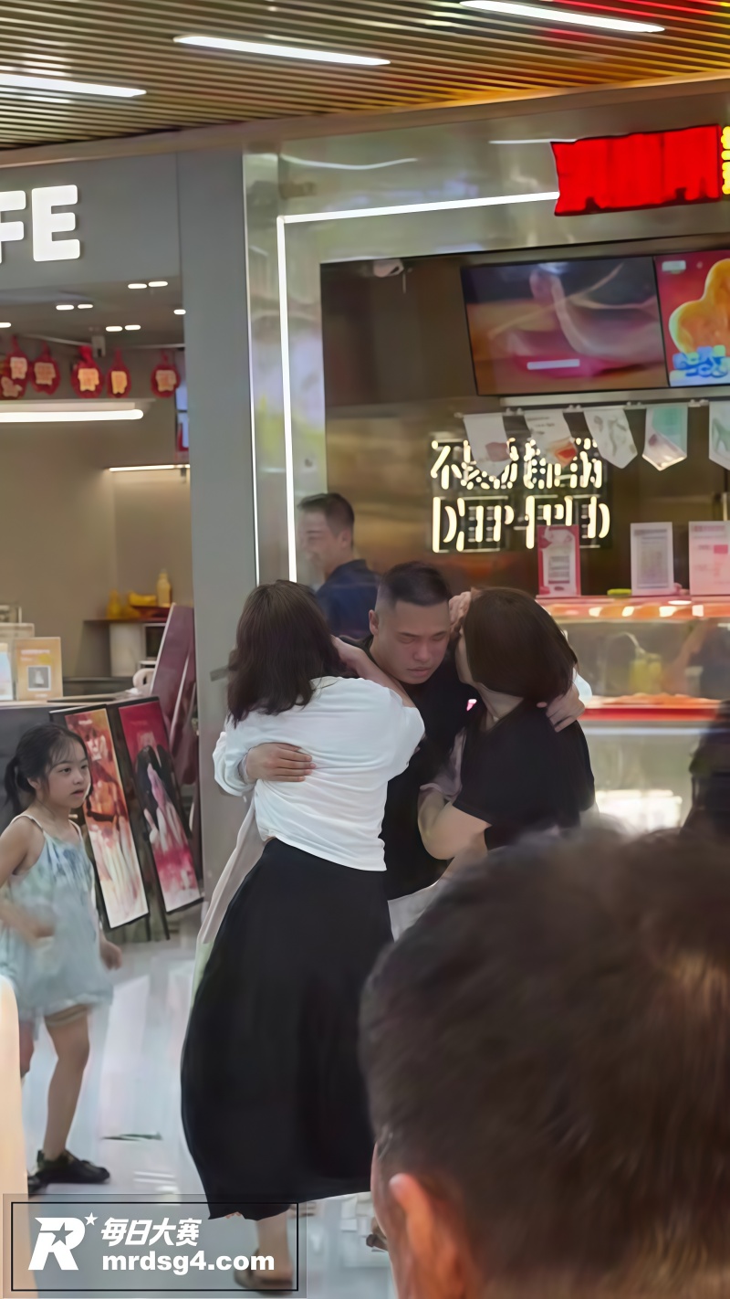 热门吃瓜！超市抓奸现相关图片5