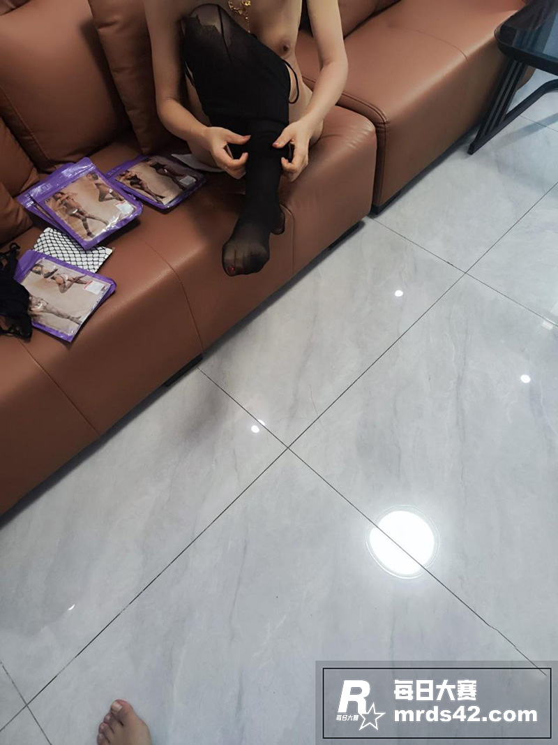 海角社区 爱穿丝袜的相关图片1 海角社区 爱穿丝袜的相关图片1