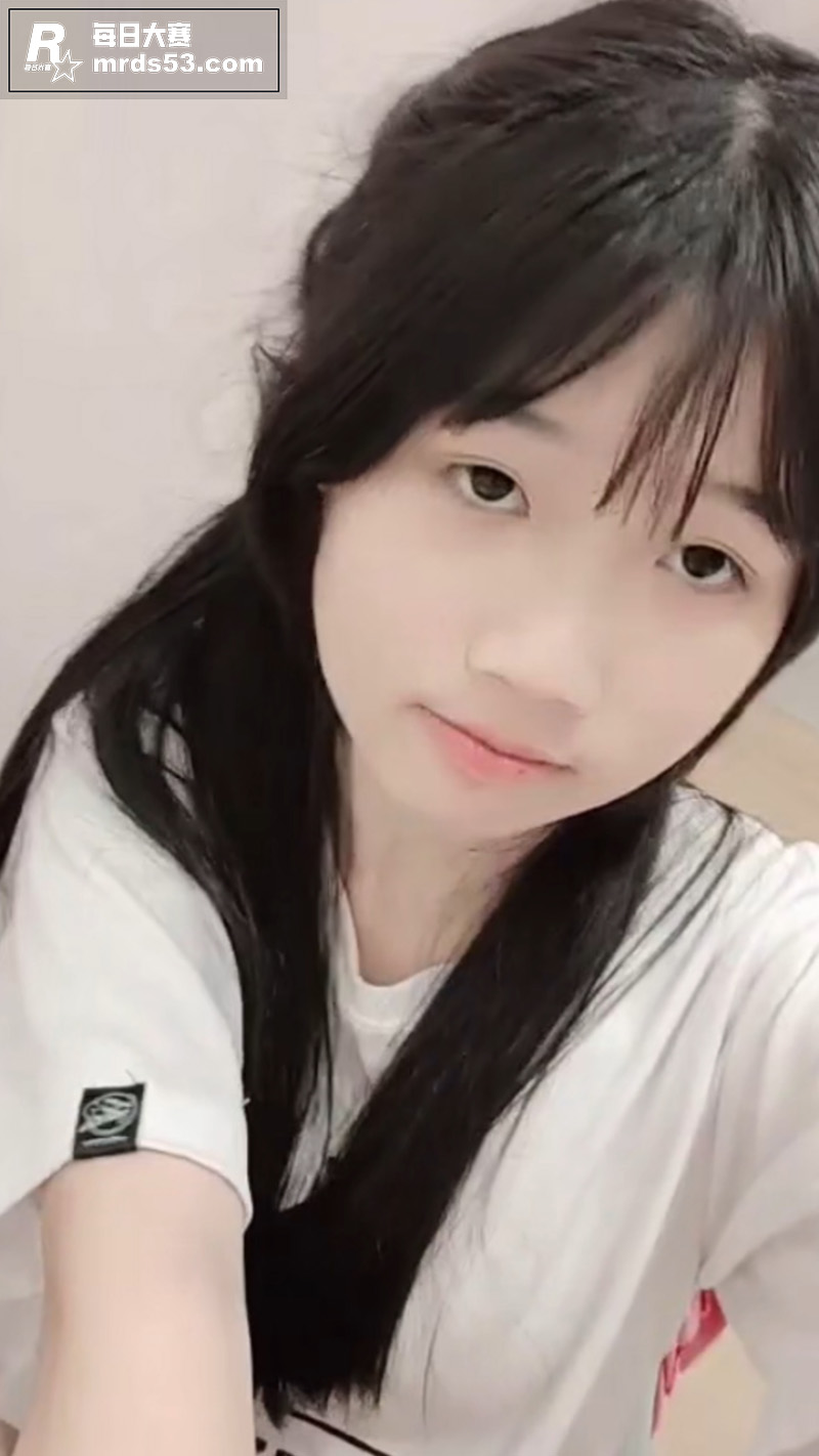 超清纯的幼态萝莉被金相关图片17