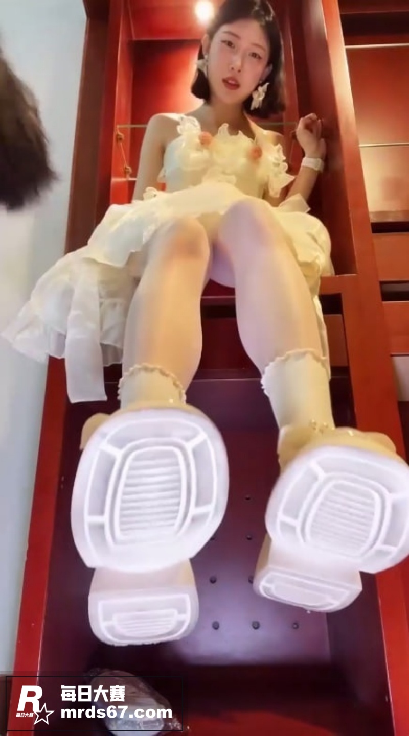 玩物直播极品女神 佳相关图片2