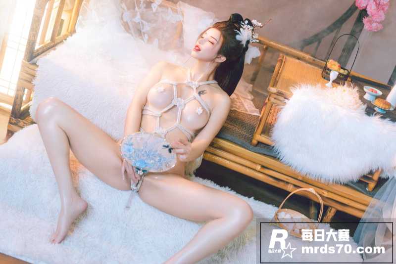 微密圈高颜女神 鹿八相关图片5