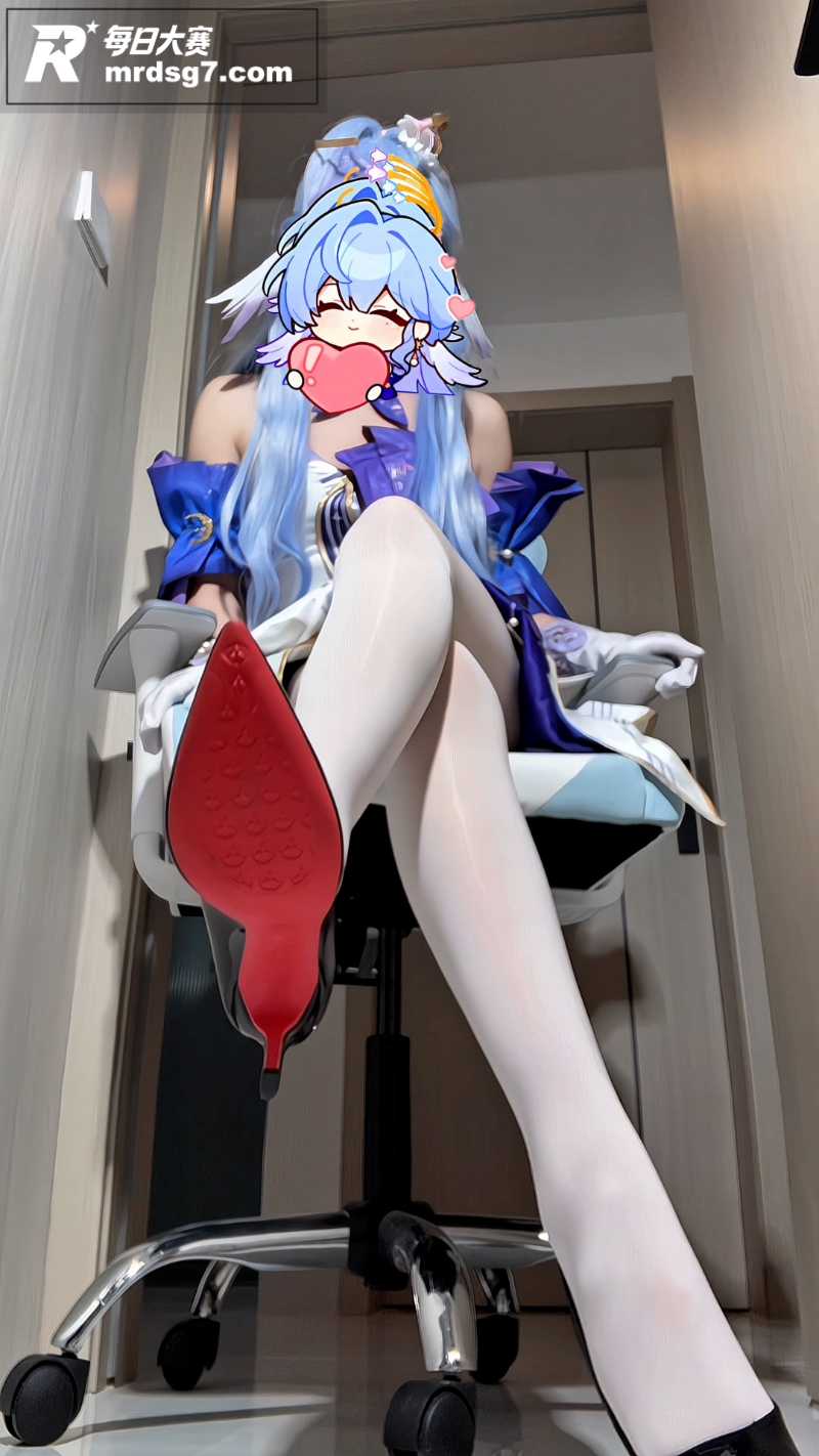 推特足控女神 小小苏相关图片5