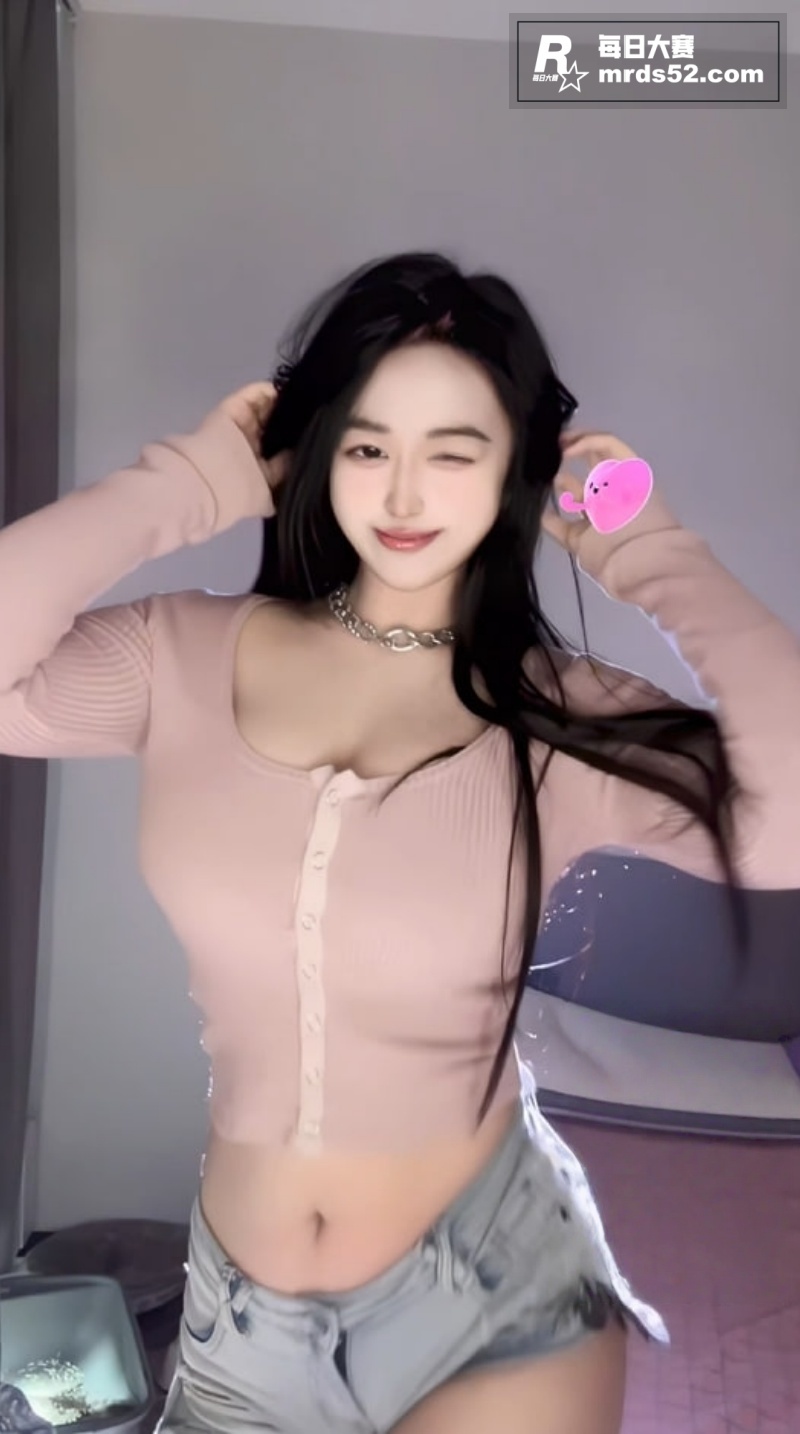 快手高颜值巨乳女神 相关图片3
