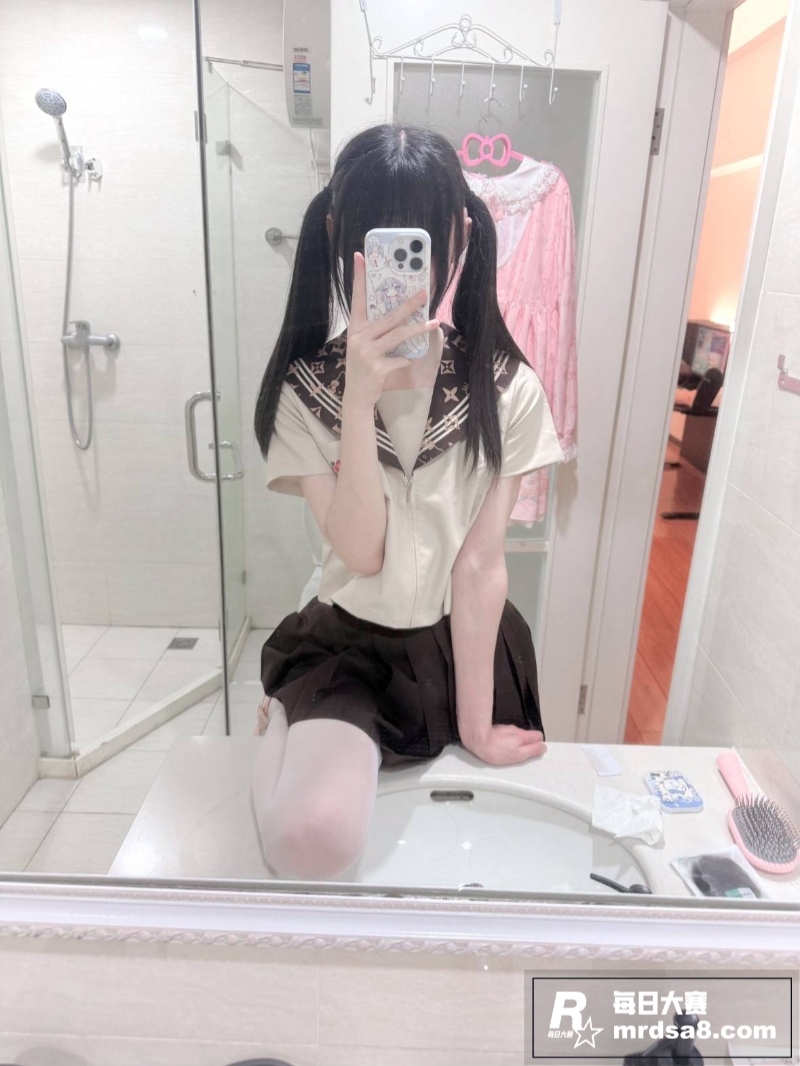 推特双马尾萝莉 困困相关图片2