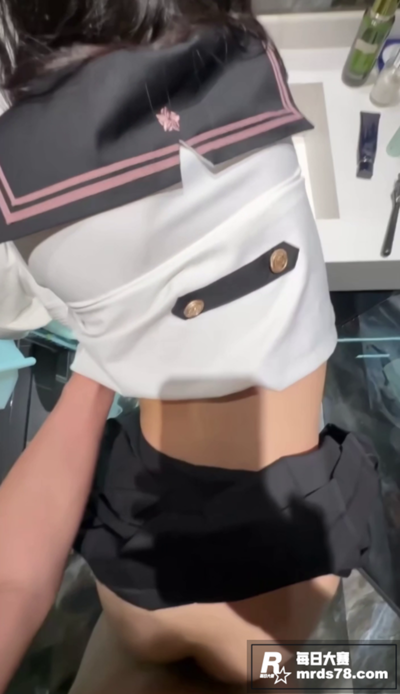 极品粉嫩JK学生妹 相关图片7 极品粉嫩JK学生妹 相关图片7