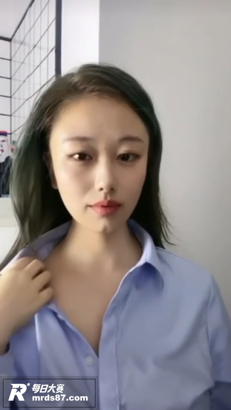 抖音网红主播闪现露点相关图片1