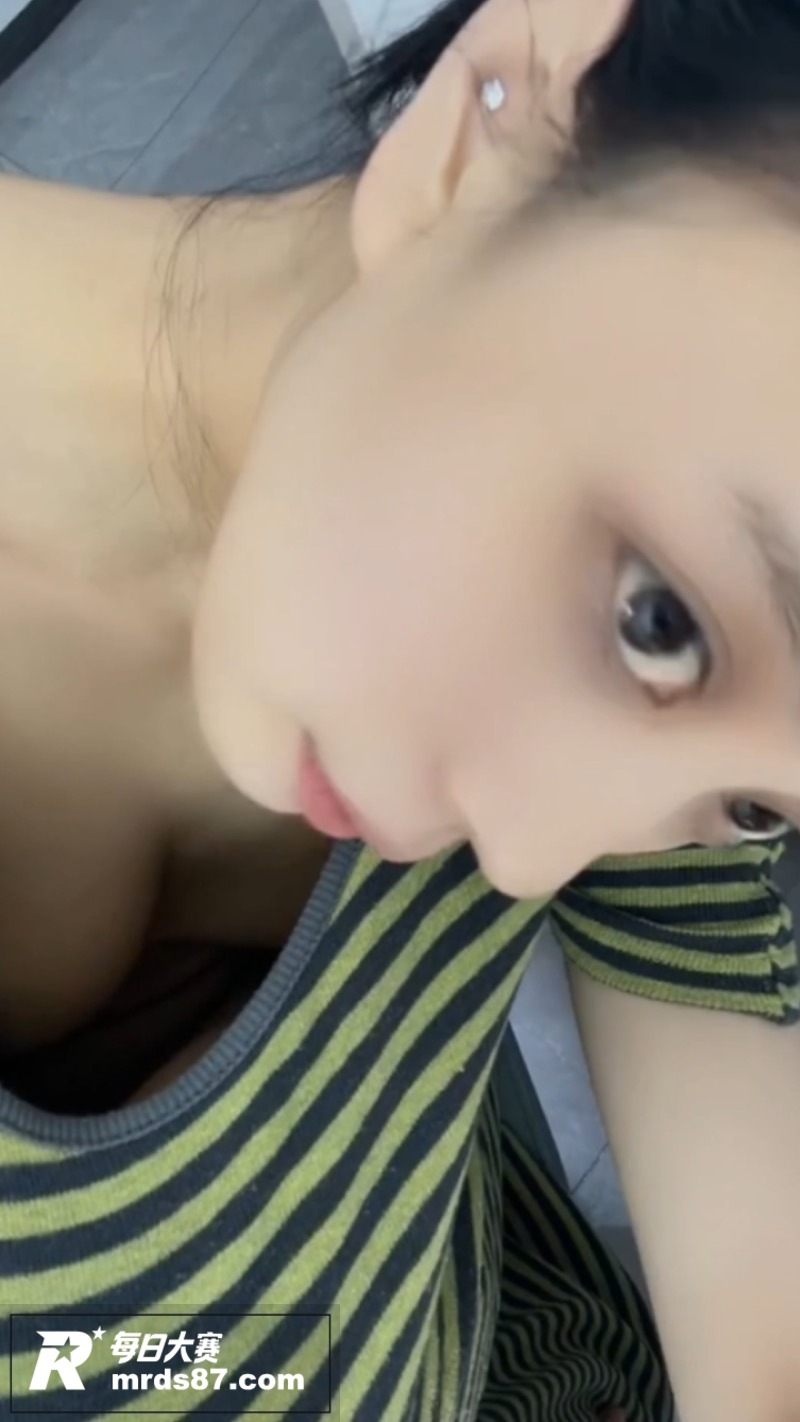 抖音网红主播闪现露点相关图片10
