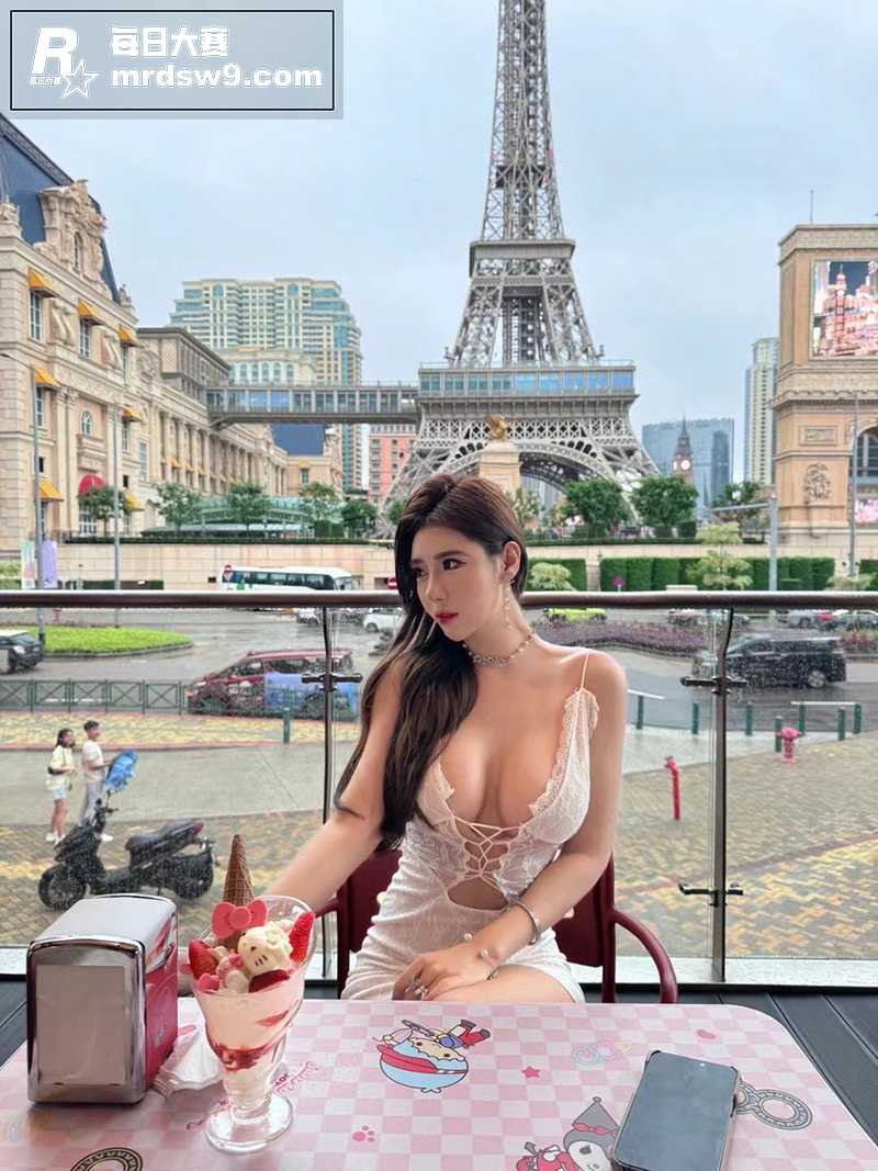 极品高颜值巨乳御姐 相关图片1