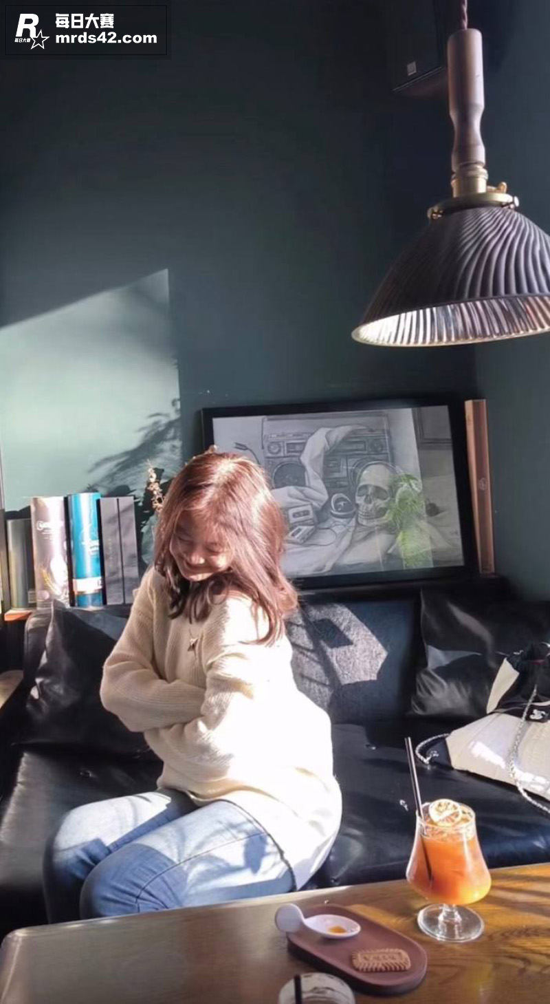探探上约的天津反差女相关图片2