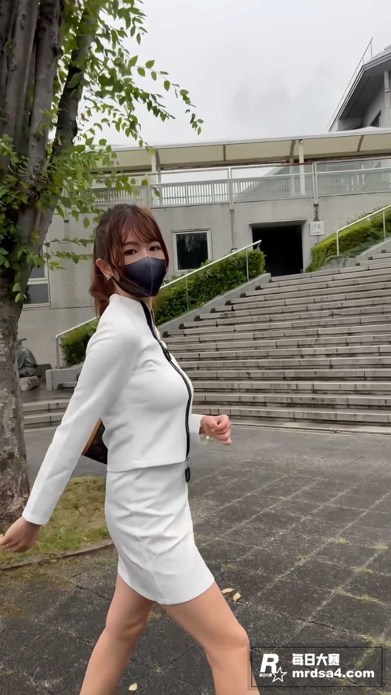 假装偷拍系列 日本高相关图片1