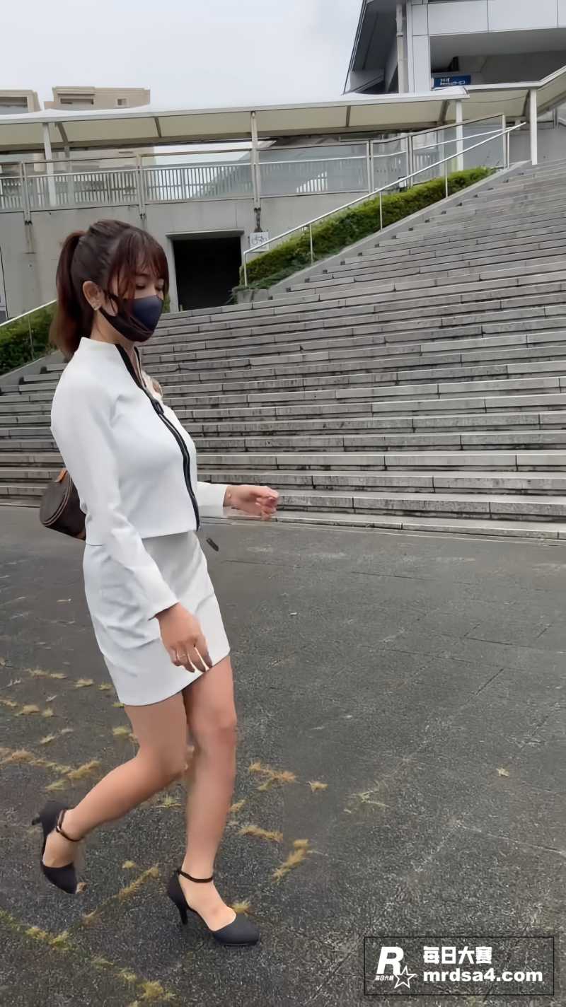 假装偷拍系列 日本高相关图片2