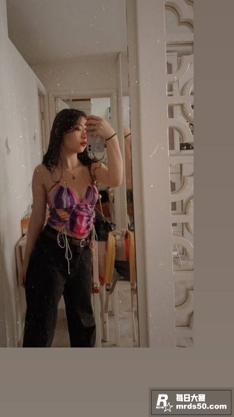 广东佛山E奶小妹自拍相关图片3
