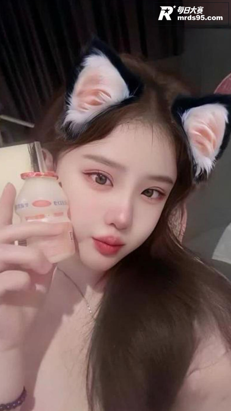 抖音高颜值网红 小妍相关图片3