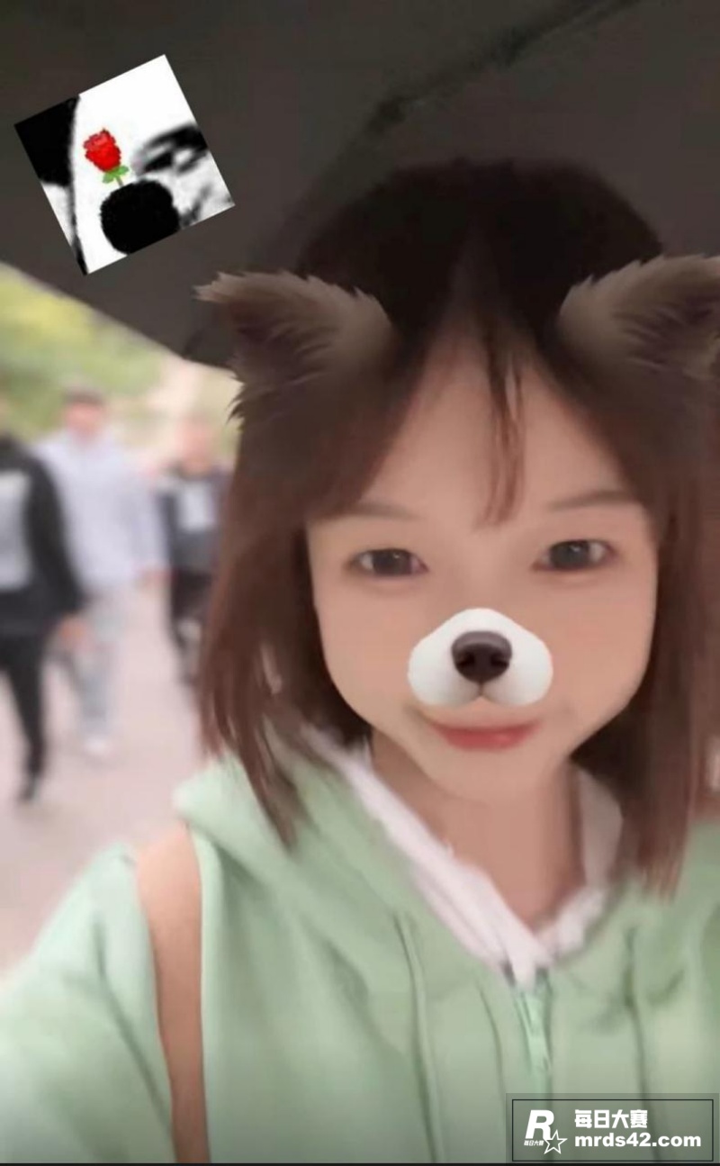 长相乖巧的新疆学生妹相关图片3