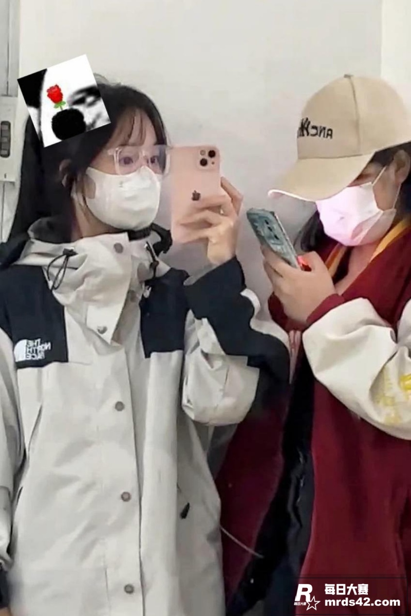 长相乖巧的新疆学生妹相关图片4